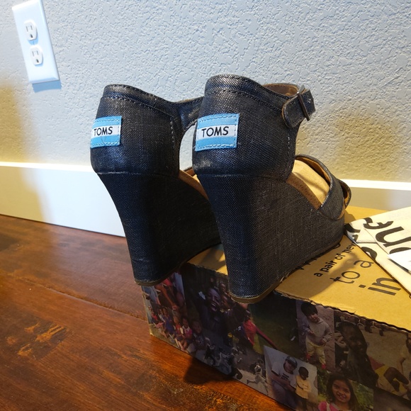 Tom's scrappy wedge black metallic linen women's size 6 - Picture 3 of 4